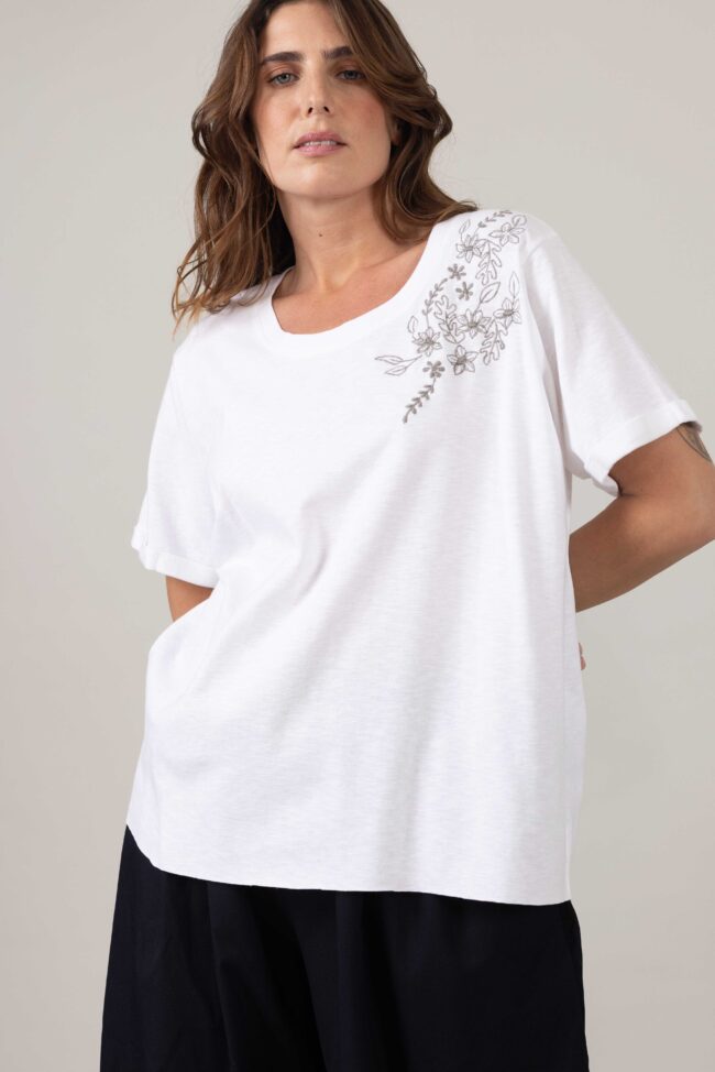 Alternative view of חולצת Cream - Embrosa