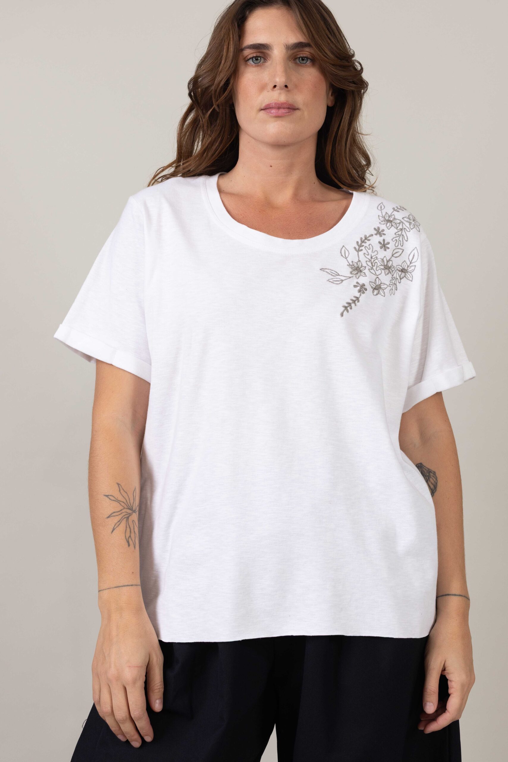 חולצת Cream - Embrosa – תמונה 4