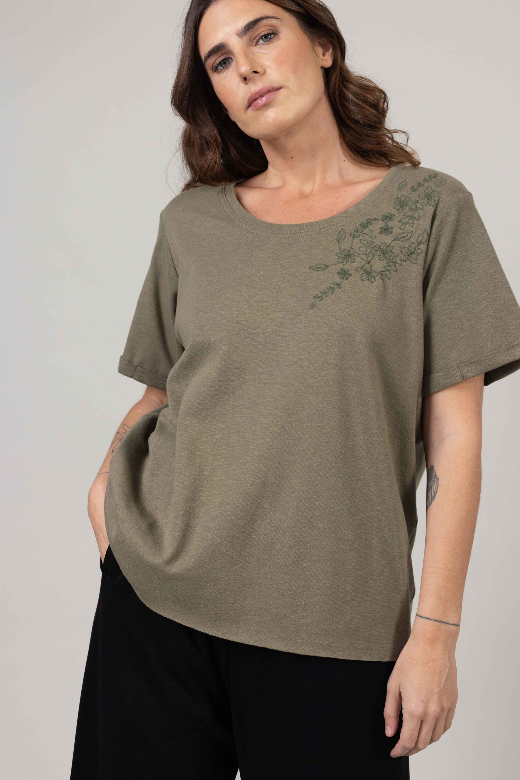 חולצת Olive - Embrosa