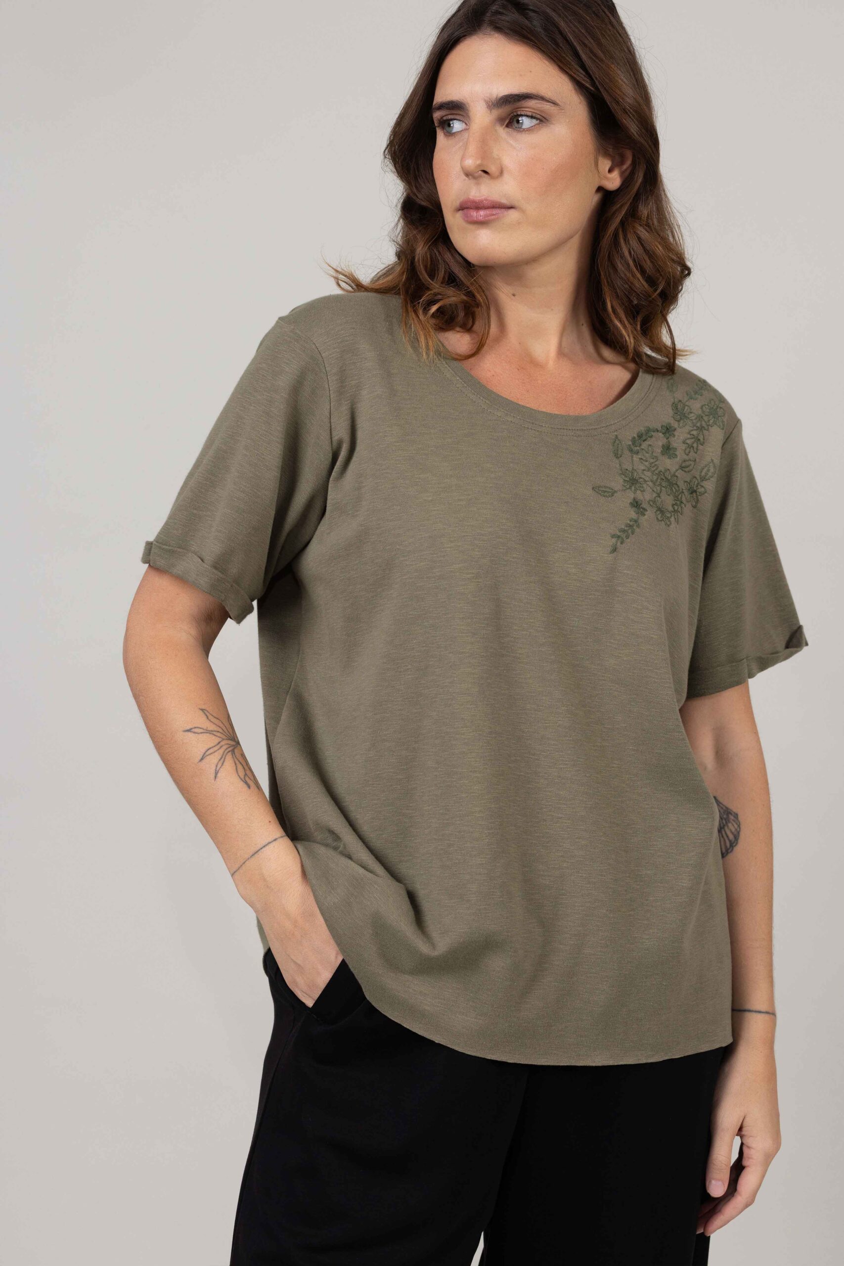 חולצת Olive - Embrosa – תמונה 2