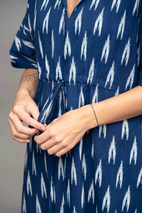 שמלת פנתיאון - נייבי מודפס – תמונה 7