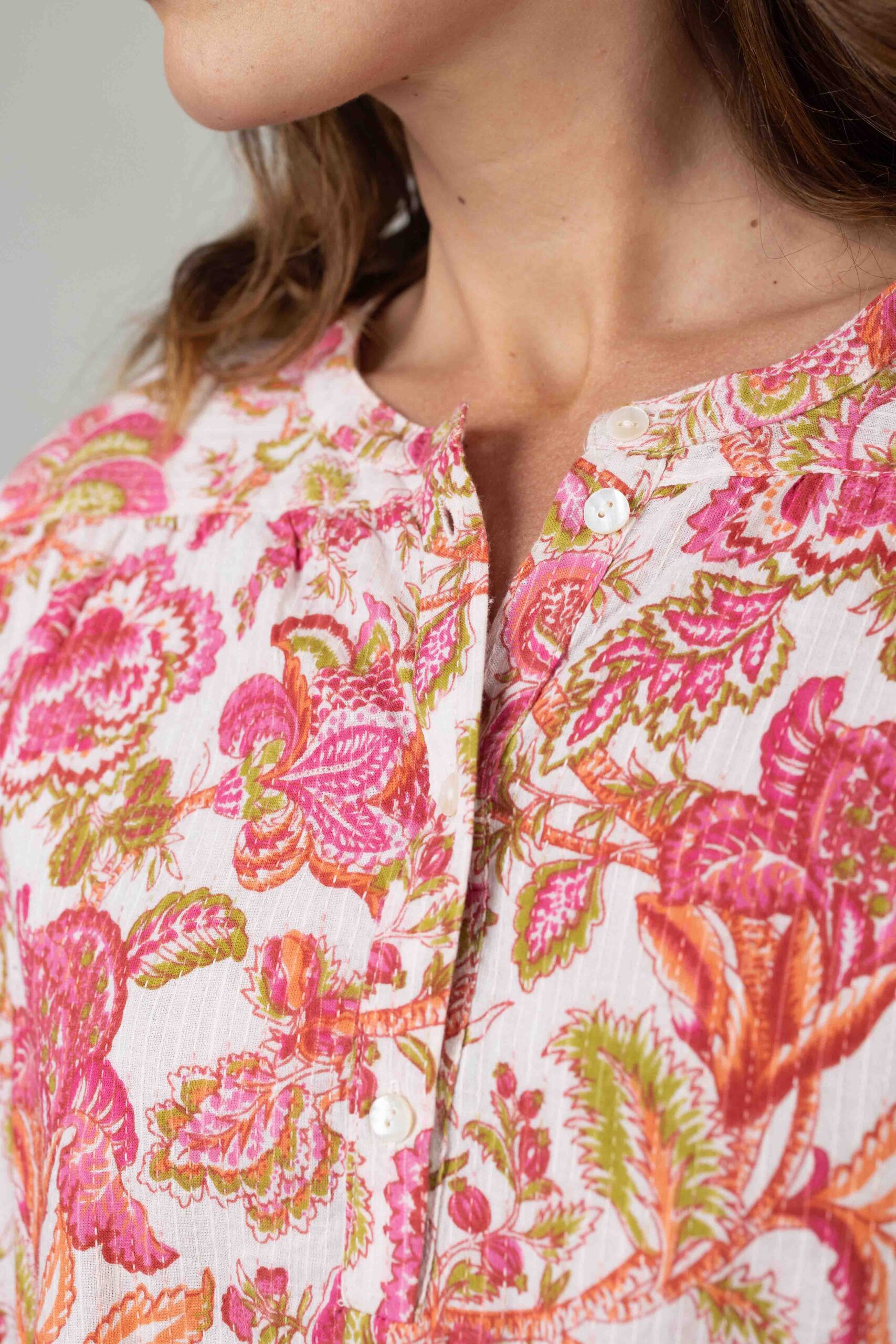 חולצת אלמנט - תיפורים ורוד – תמונה 6