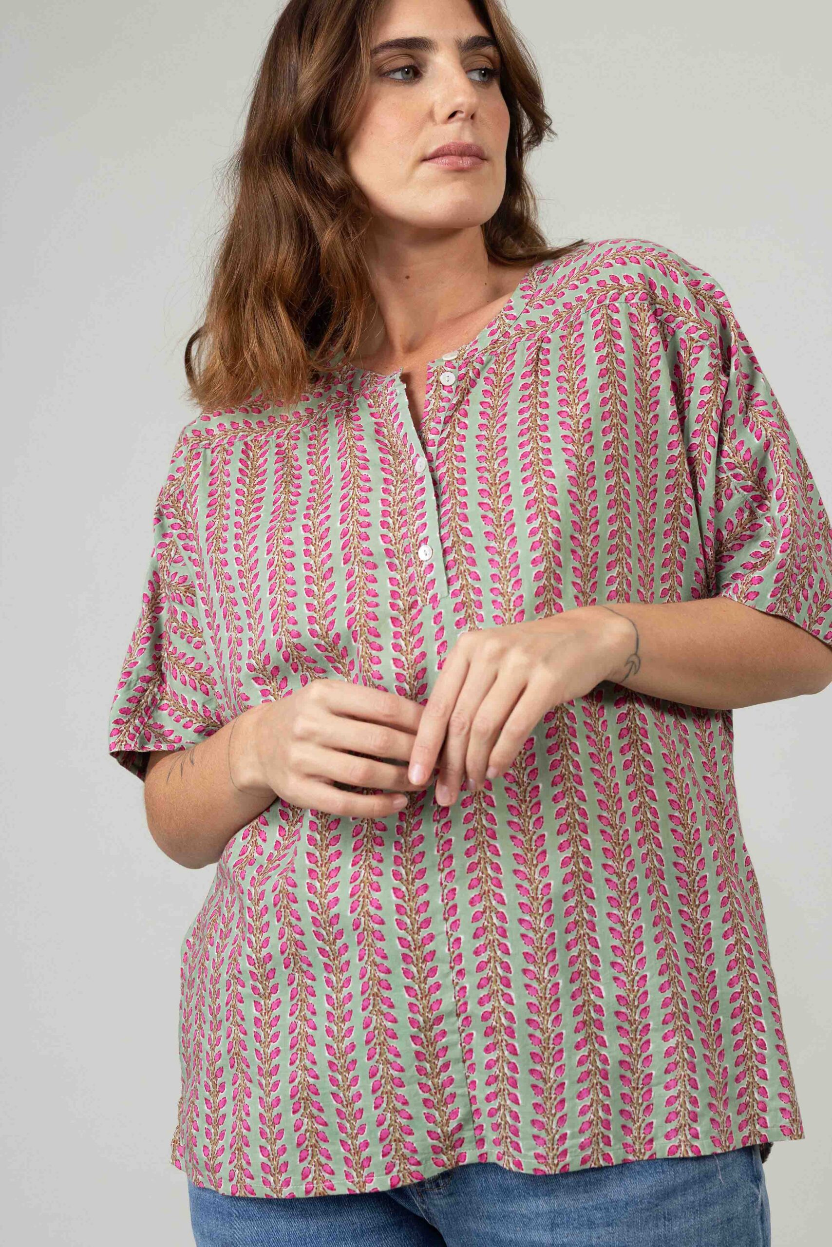 חולצת אלמנט - Tulip Green – תמונה 2