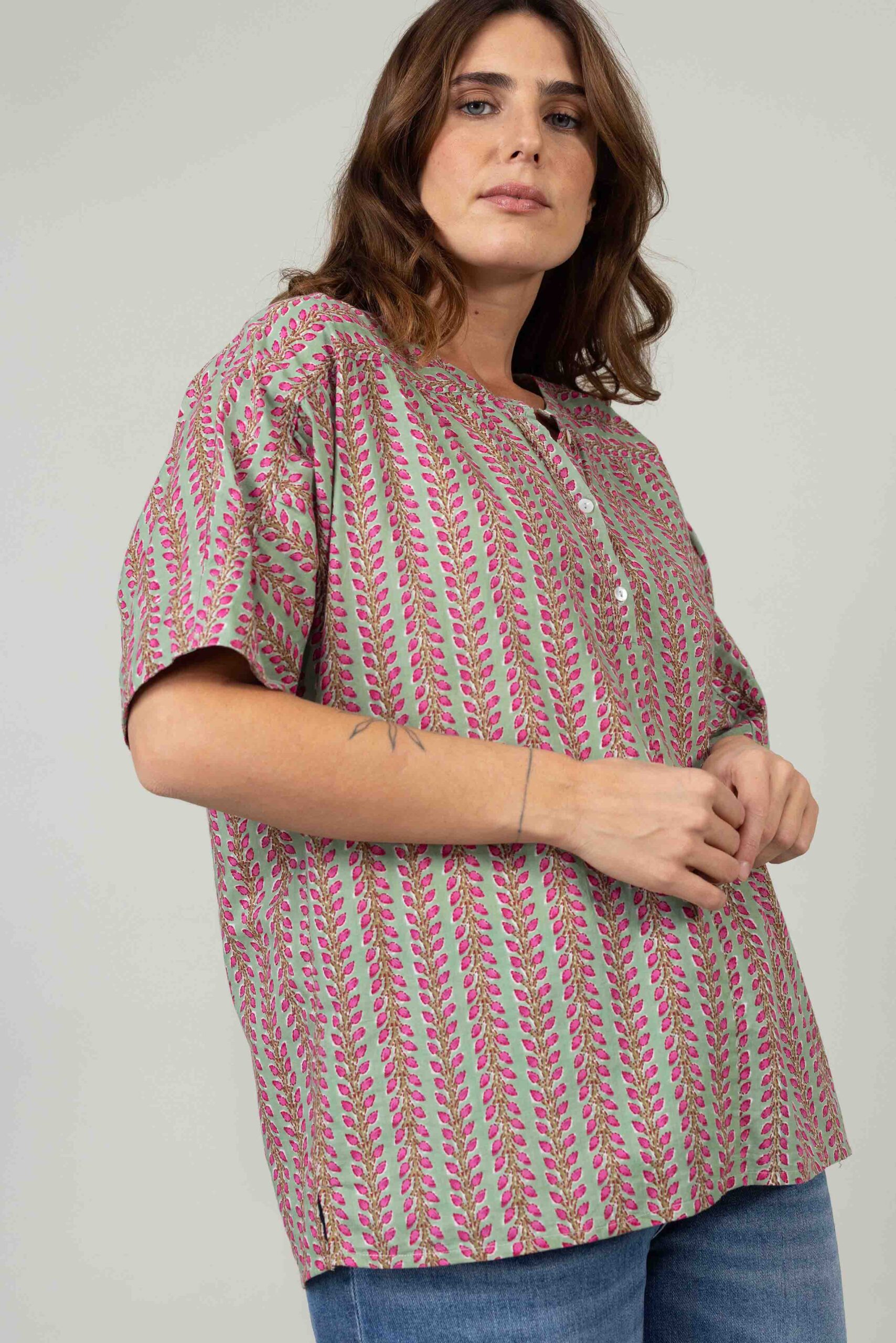 חולצת אלמנט - Tulip Green – תמונה 3