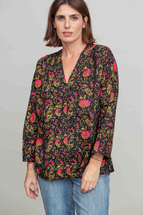 חולצת רוזמרין- Black Floral – תמונה 2