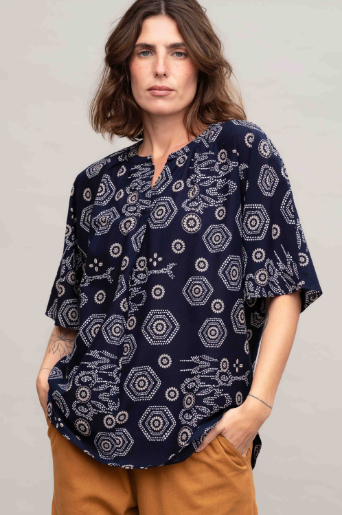 חולצת Geo Navy - Magic – תמונה 2