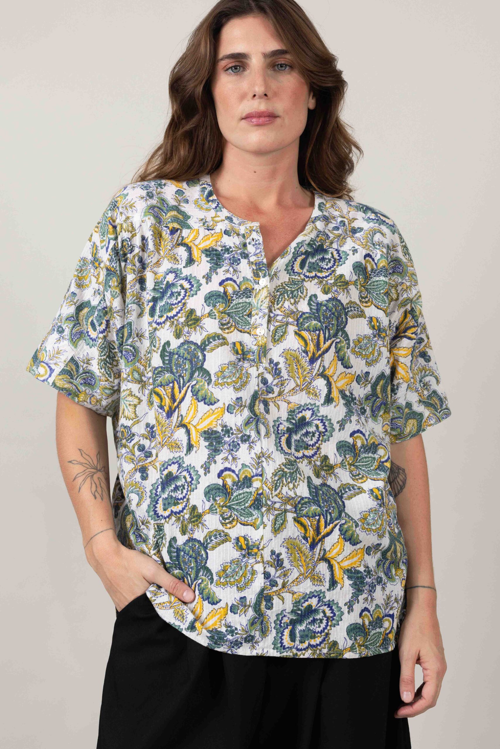 חולצת אלמנט - תיפורים ירוק – תמונה 2