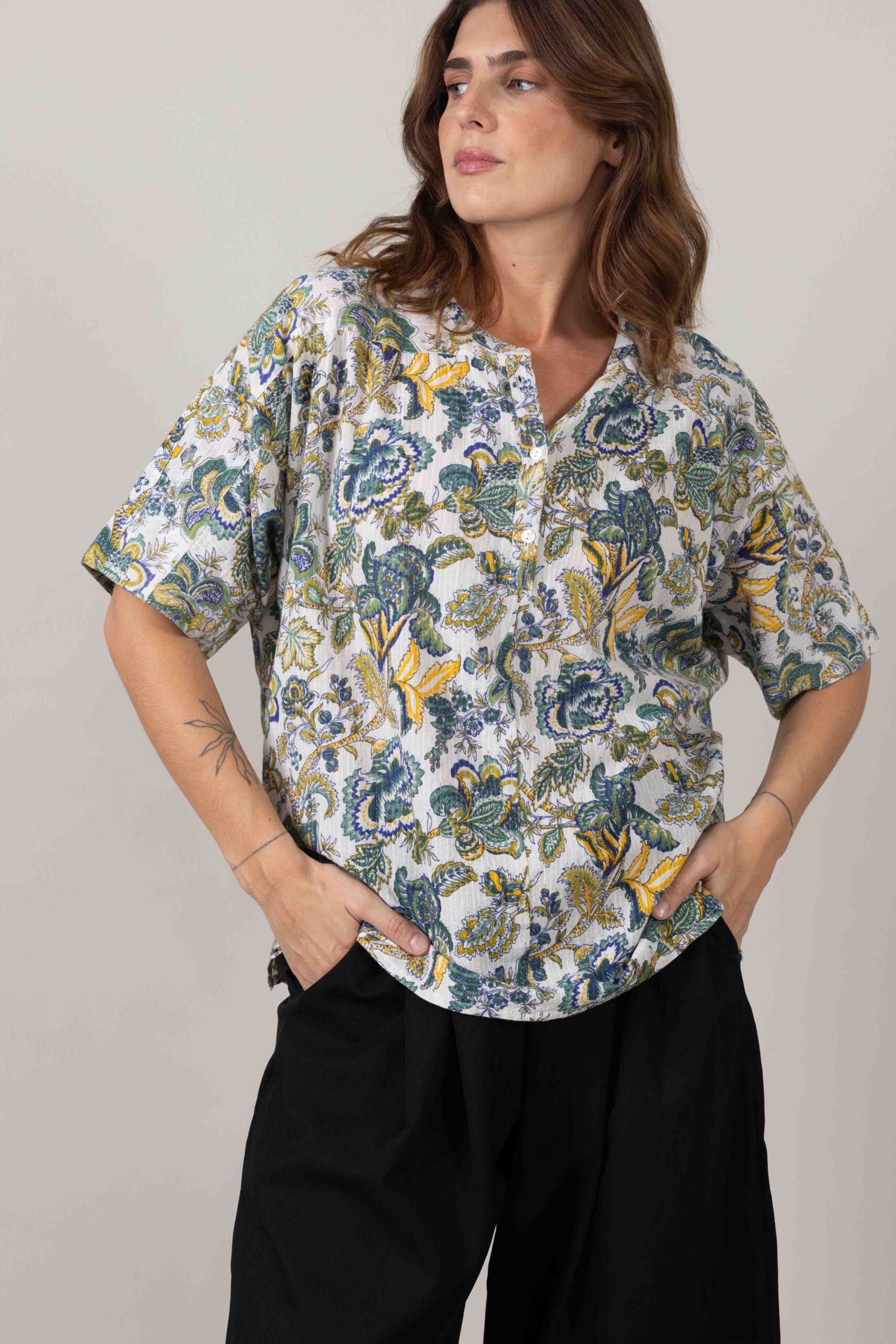 חולצת אלמנט - תיפורים ירוק – תמונה 3